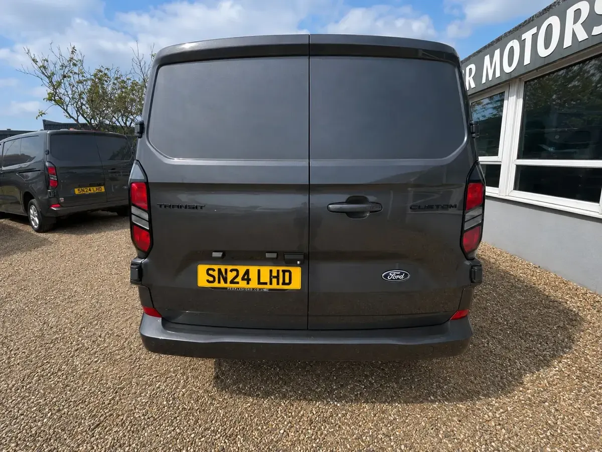 Used Ford Transit Custom Limited 136 HP (100 kW) 2024 Grey Van