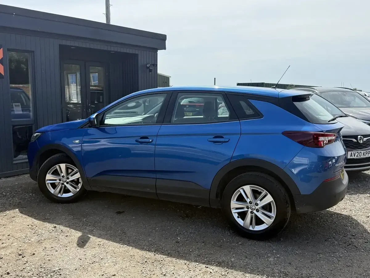 Used Vauxhall Grandland X S 130 HP (95 kW) 2019 Blue SUV