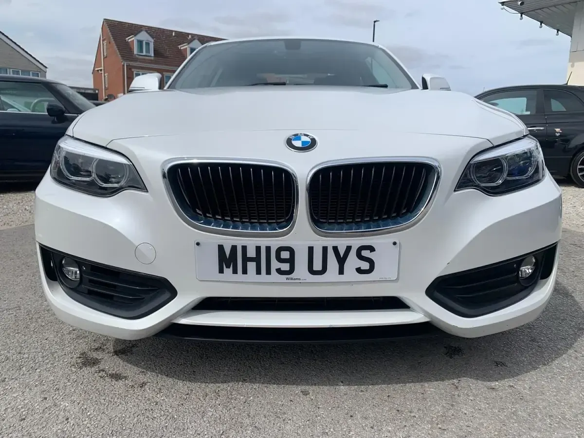 Used BMW 218 Comfort Edition 134 HP (98 kW) 2019 White Coupe