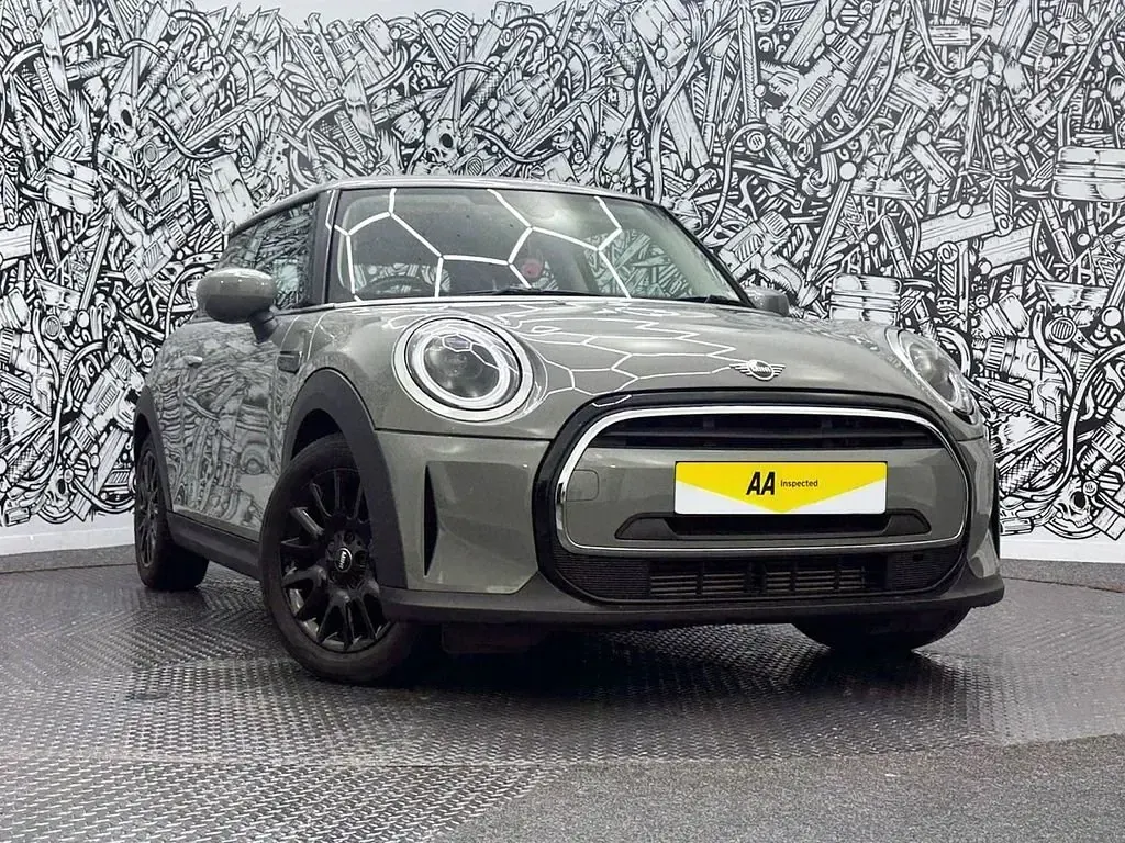 Usado Mini ONE Classic 102 CV (75 kW) 2022 Gris Utilitario