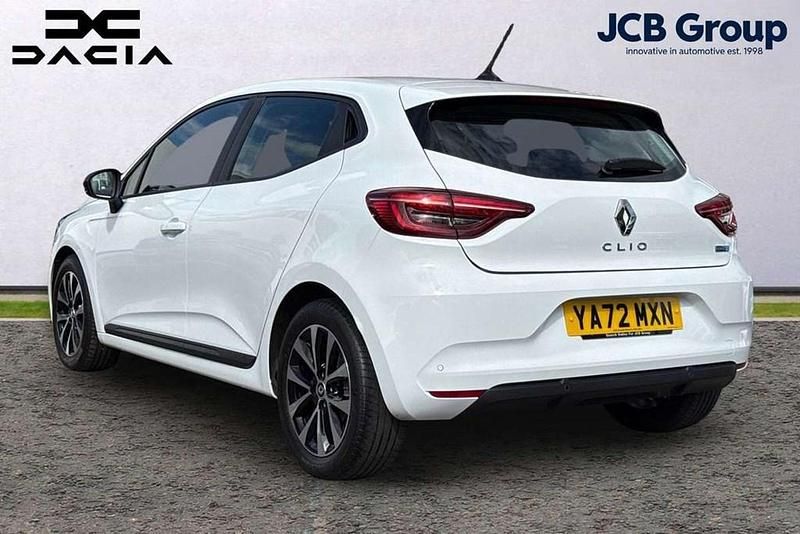 Used Renault Clio V Evolution 145 HP (106 kW) 2023 White Hatchback