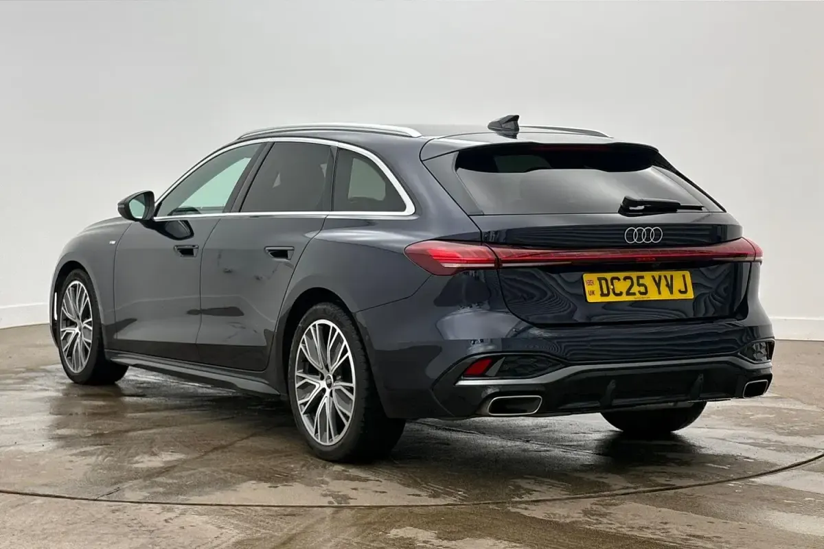 Used Audi A5 S-Line 204 HP (150 kW) 2025 Blue Estate