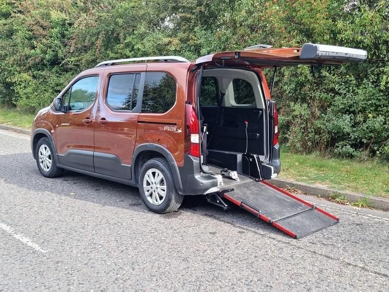Bronze Used 2019 Peugeot Rifter Allure MPV | £11,945 (Fair price) - Image 1/4