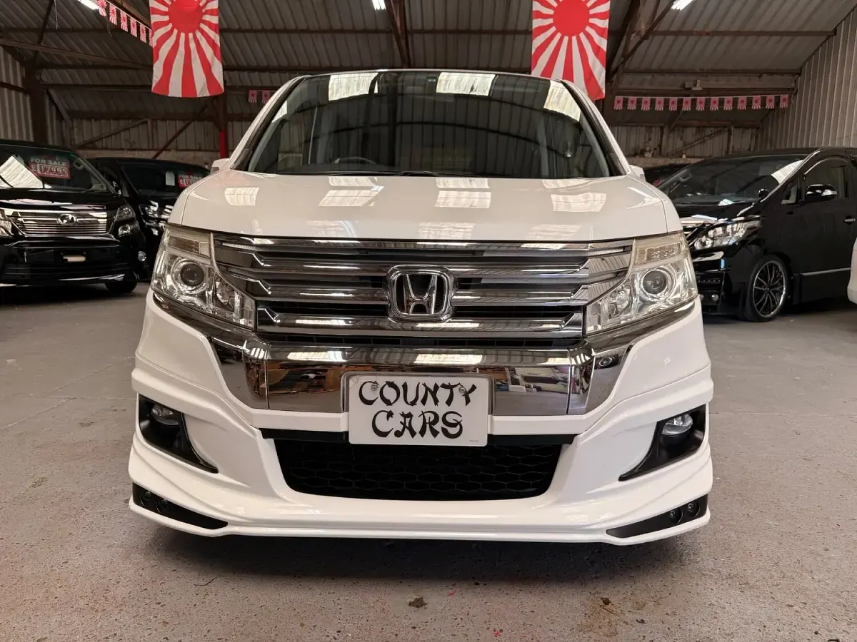 Used Honda Stepwgn 2013 White MPV