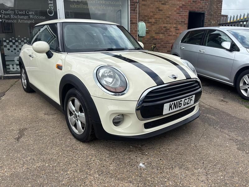 Usado Mini Cooper Hatch 136 HP (100 kW) 2016 Branco Citadino