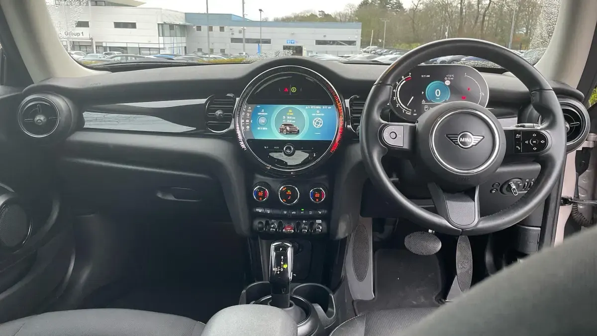 Begagnad Mini Cooper Classic 136 HK (100 kW) 2023 Grå Halvkombi