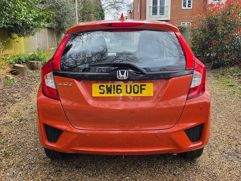 Used Honda Jazz SE 102 HP (75 kW) 2016 Orange Hatchback