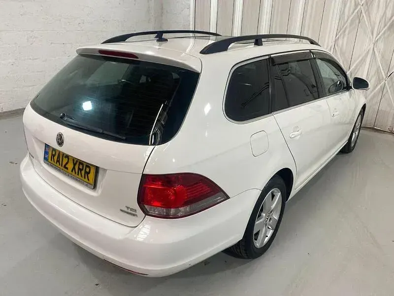 Used VW Golf VII SE 122 HP (89 kW) 2012 White Estate