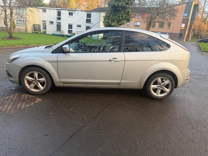 Used Ford Focus Zetec 2009 Silver Hatchback