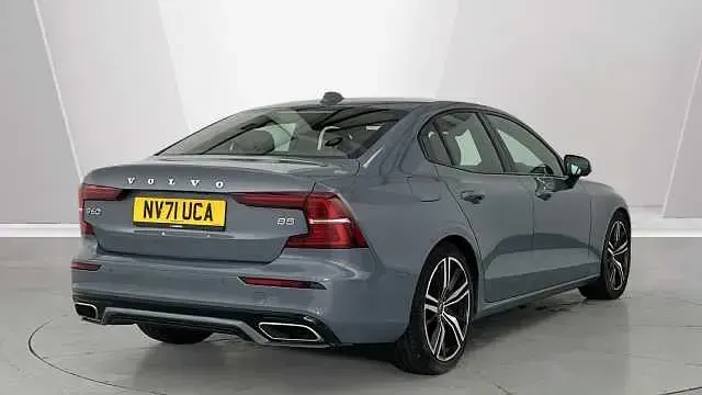 Used Volvo S60 R-Design 250 HP (183 kW) 2022 Grey Sedan