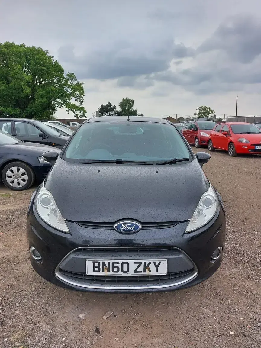 Usado Ford Fiesta Zetec 2010 Preto Citadino