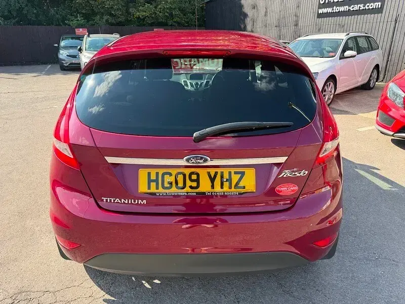 Used Ford Fiesta Titanium 96 HP (70 kW) 2009 Red Hatchback