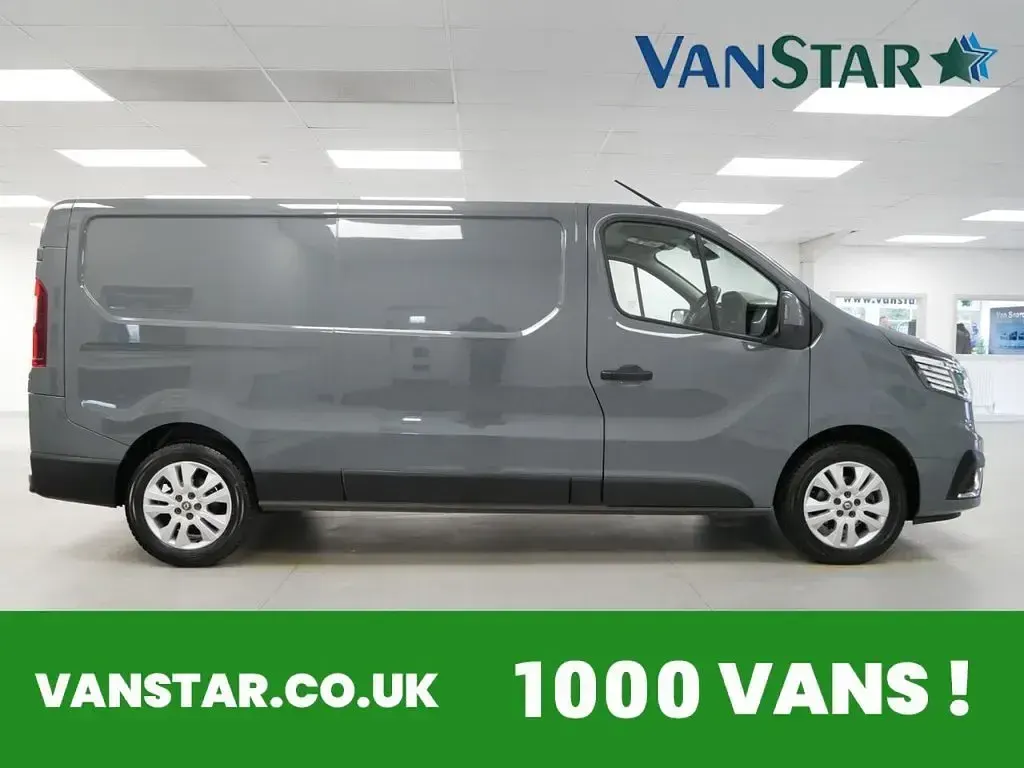 Used Renault Trafic 150 HP (110 kW) 2023 Grey