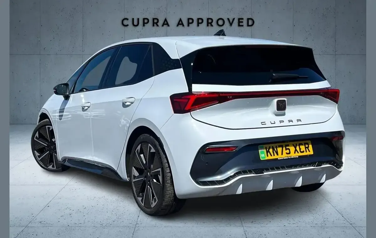 Used Cupra Born e-Boost 169 kW (231 HP) 2025 White Hatchback