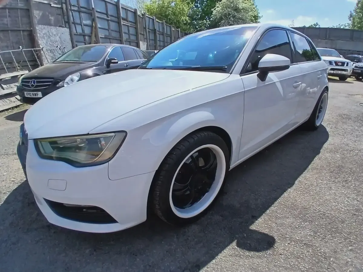 Begagnad Audi A3 Sport 2013 Vit Halvkombi