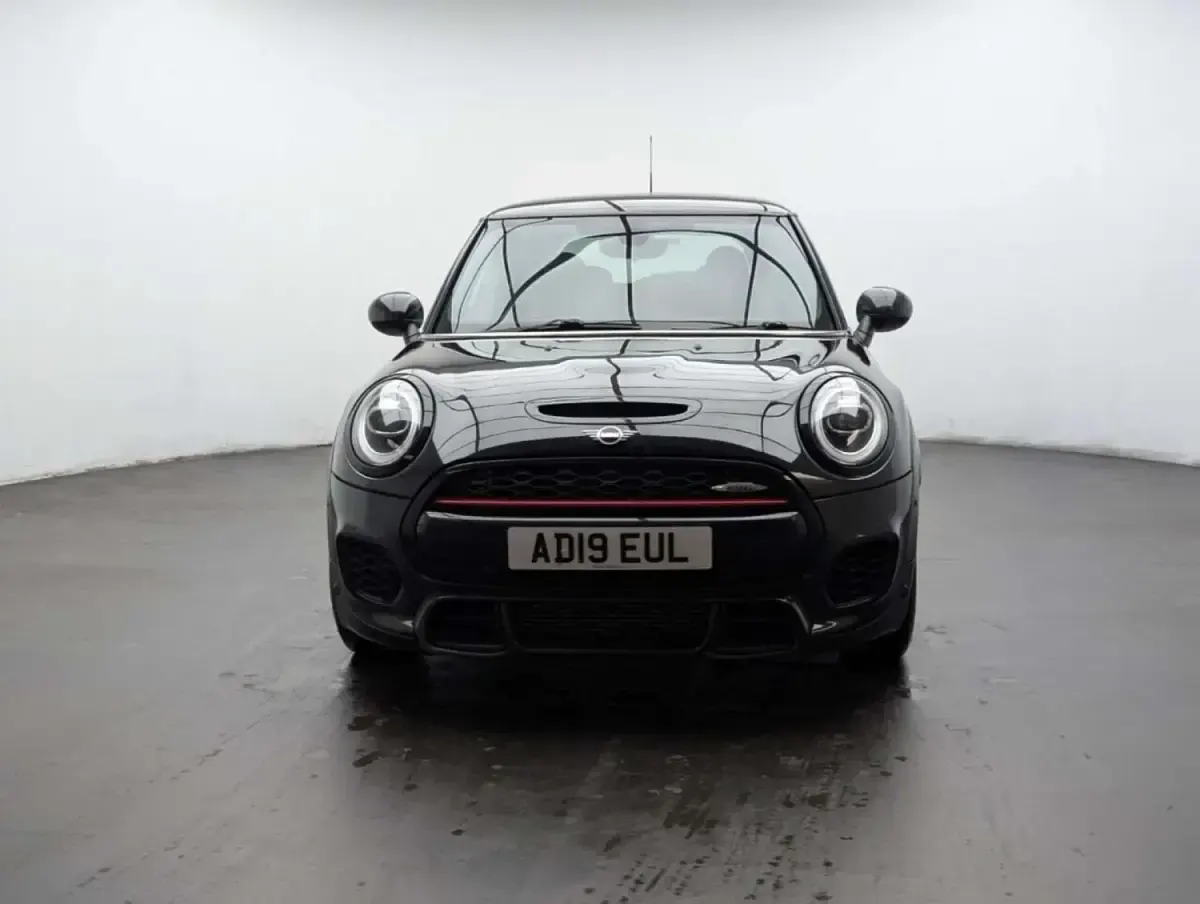 Usado Mini John Cooper Works Hatch 231 CV (169 kW) 2019 Negro Utilitario