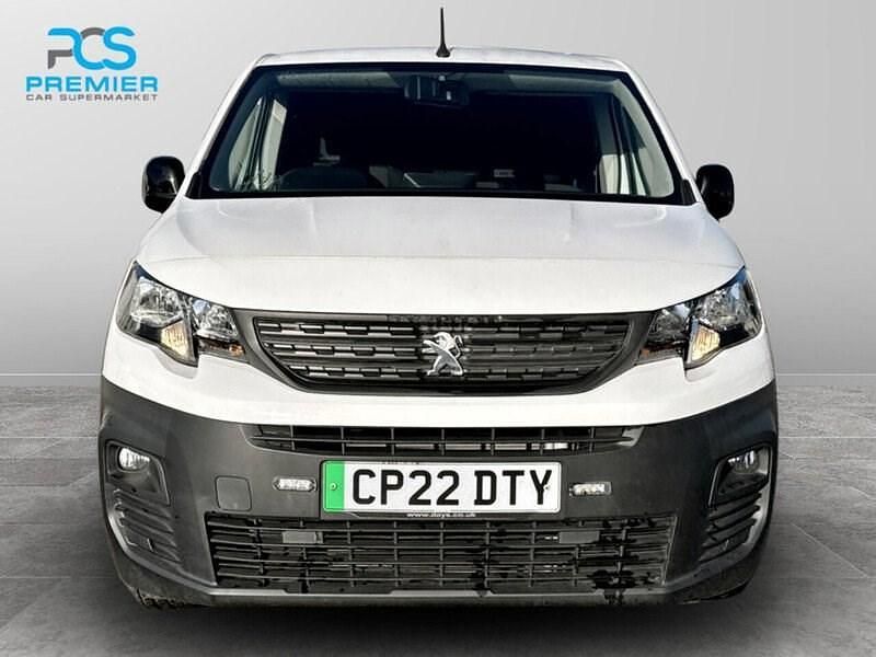Used Peugeot E-Partner Premium 100 kW (136 HP) 2022 White MPV