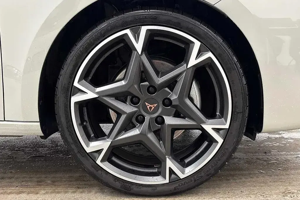 Used Cupra Leon 2025 Grey Hatchback