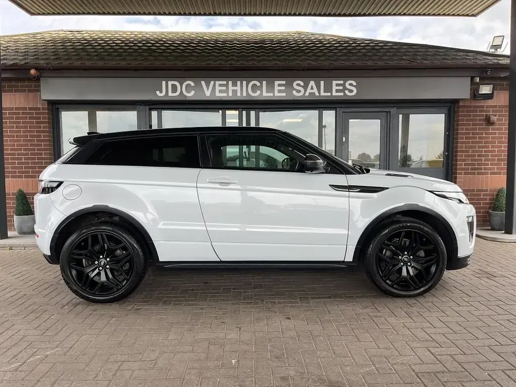 Used Land Rover Range Rover evoque HSE Dynamic 180 HP (132 kW) 2016 White Coupe