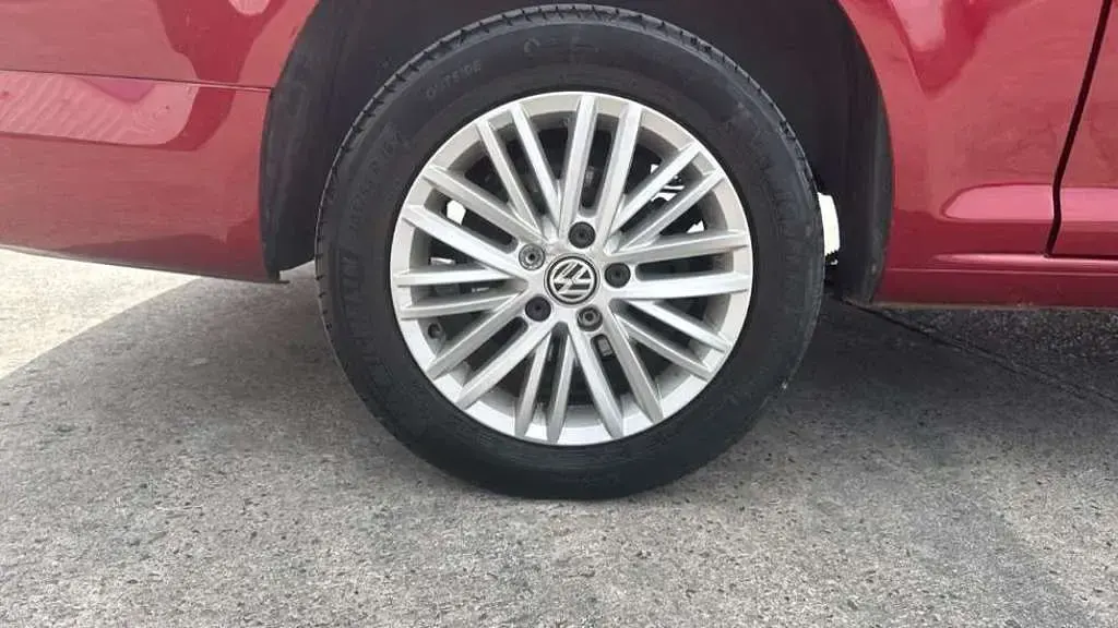 Used VW Caddy Life 101 HP (74 kW) 2019 Red MPV