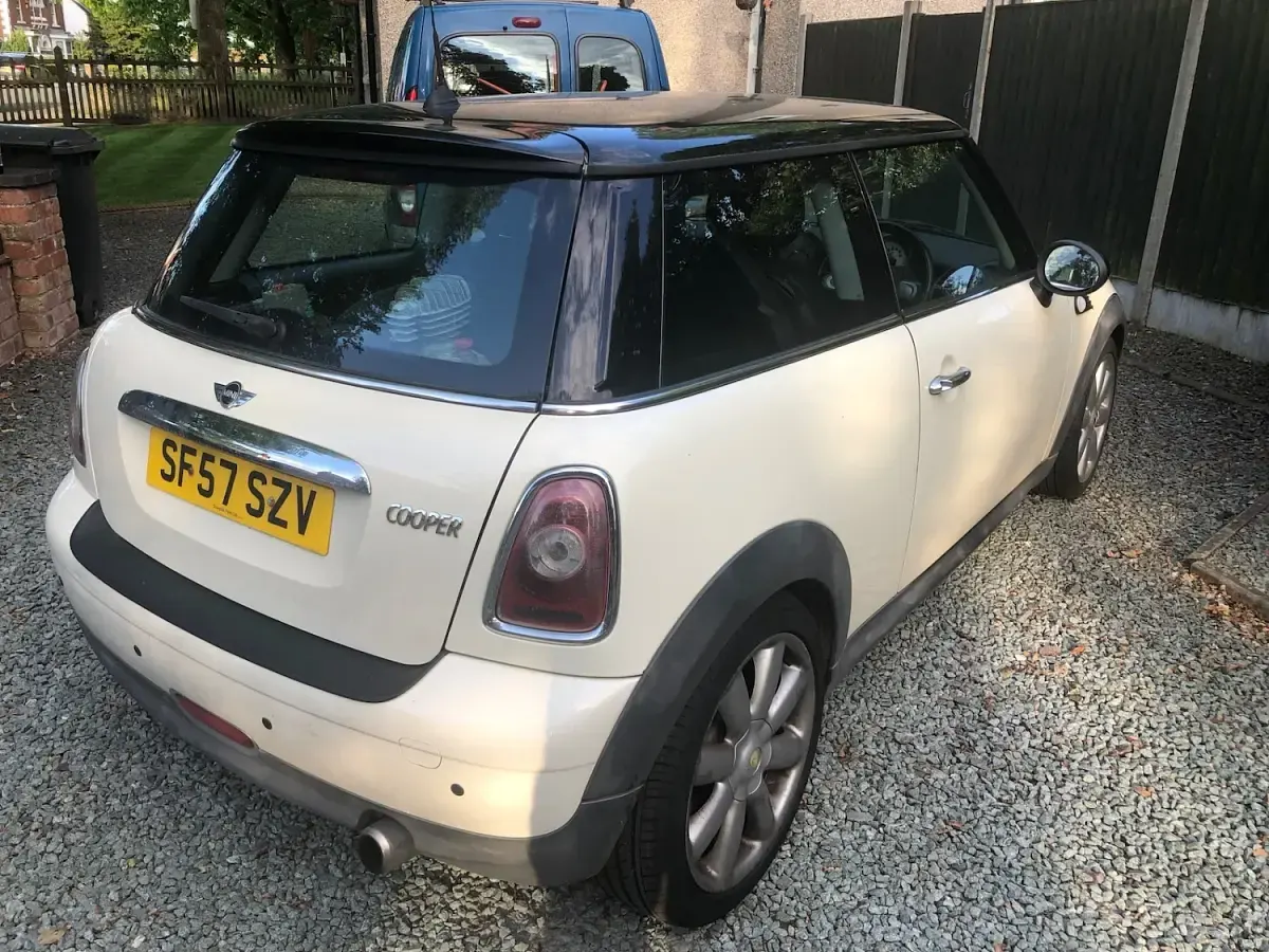Used Mini Cooper Hatch 2007 White Hatchback