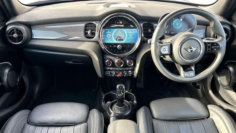 Used Mini Cooper Exclusive 134 HP (98 kW) 2024 Blue Hatchback