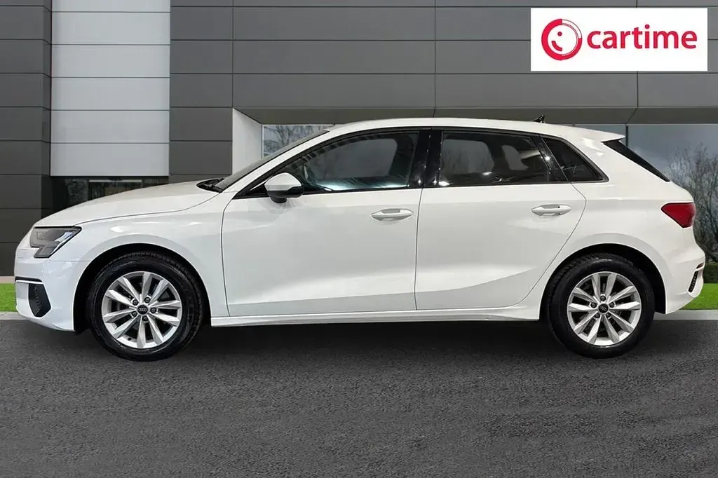 Used Audi A3 Sportback Design 110 HP (80 kW) 2023 White Hatchback