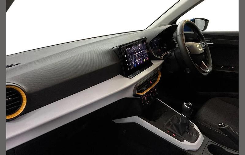 Used Seat Arona SE Technology 94 HP (69 kW) 2024 Blue SUV