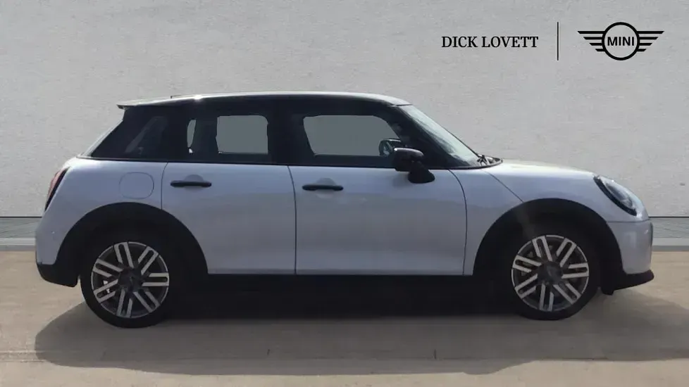 Used Mini Cooper S Hatch 201 HP (147 kW) 2025 White Hatchback