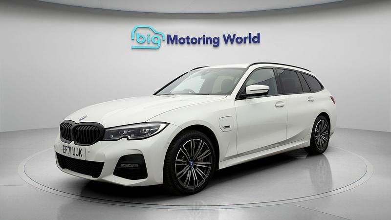 Used BMW 330e M Sport 292 HP (214 kW) 2022 White Estate