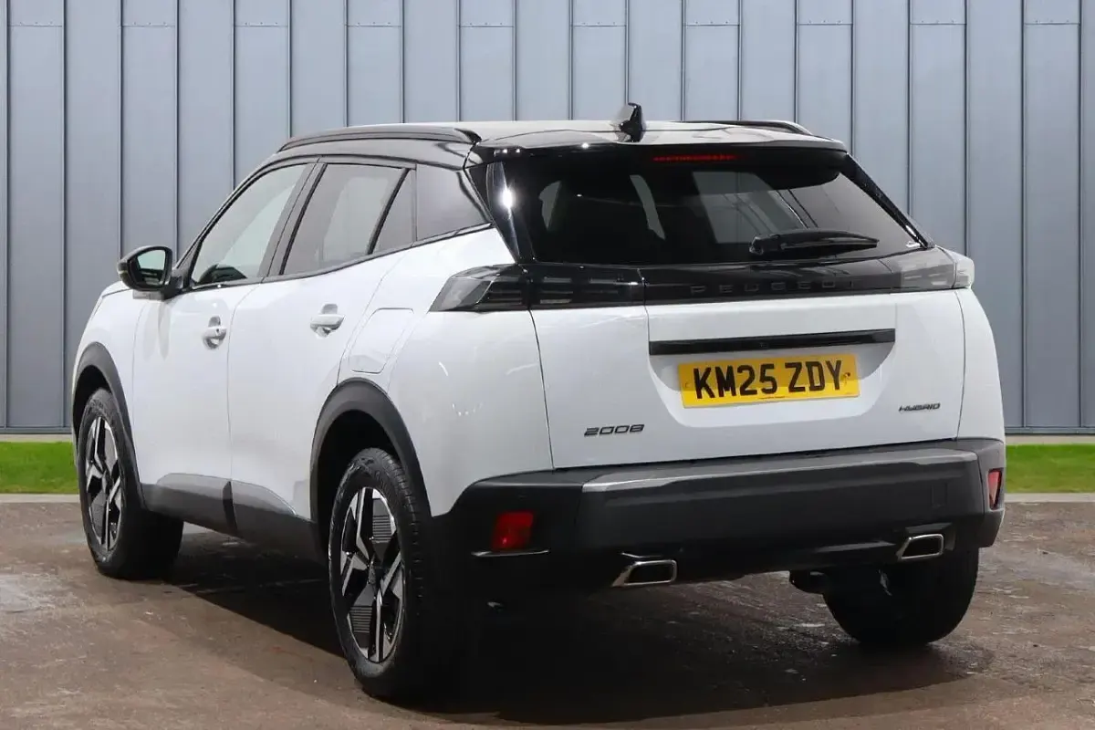 Used Peugeot 2008 GT 134 HP (98 kW) 2025 White SUV
