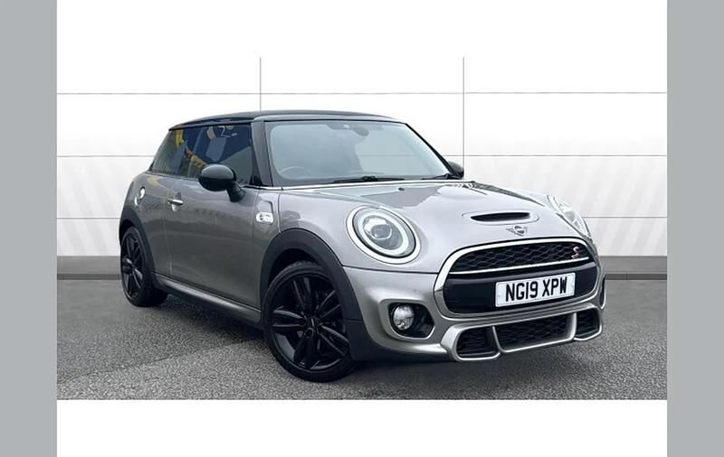 Used Mini Cooper S Sport 192 HP (141 kW) 2019 Silver Hatchback