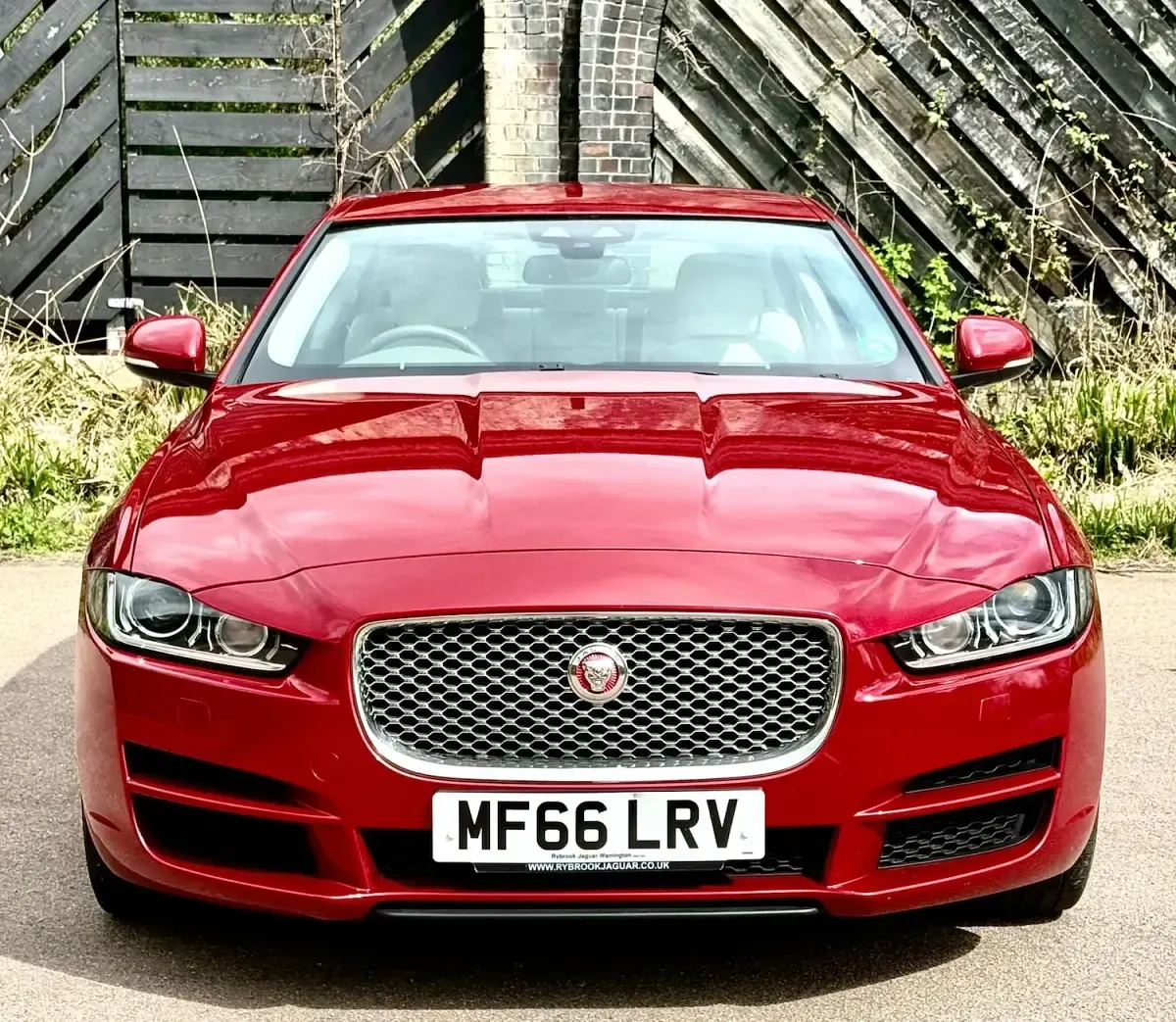 Used Jaguar XE Portfolio 240 HP (176 kW) 2016 Red Sedan