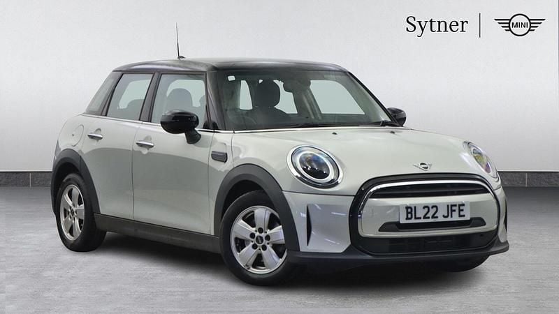 Used Mini Cooper Classic 134 HP (98 kW) 2022 Silver Hatchback
