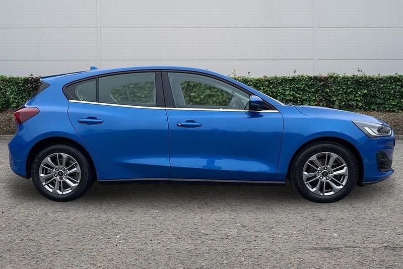 Used Ford Focus Titanium 155 HP (114 kW) 2023 Blue Hatchback