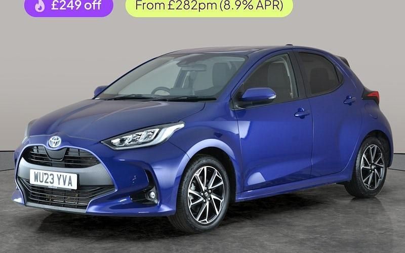 Used 2025 Toyota Yaris Hybrid Design Hatchback | £17,646 (Super price) - Image 1/3