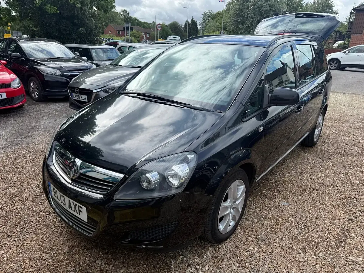 Used Vauxhall Zafira 110 HP (80 kW) 2013 Black MPV