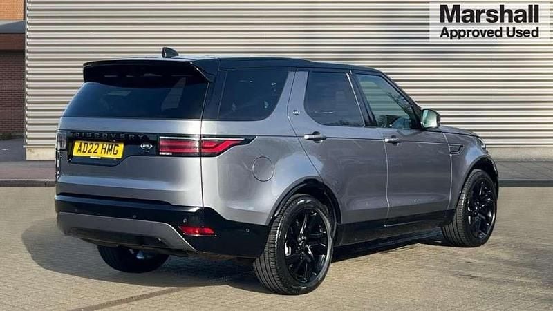 Used Land Rover Discovery 5 SE Dynamic 300 HP (220 kW) 2022 Metallic  eiger grey SUV