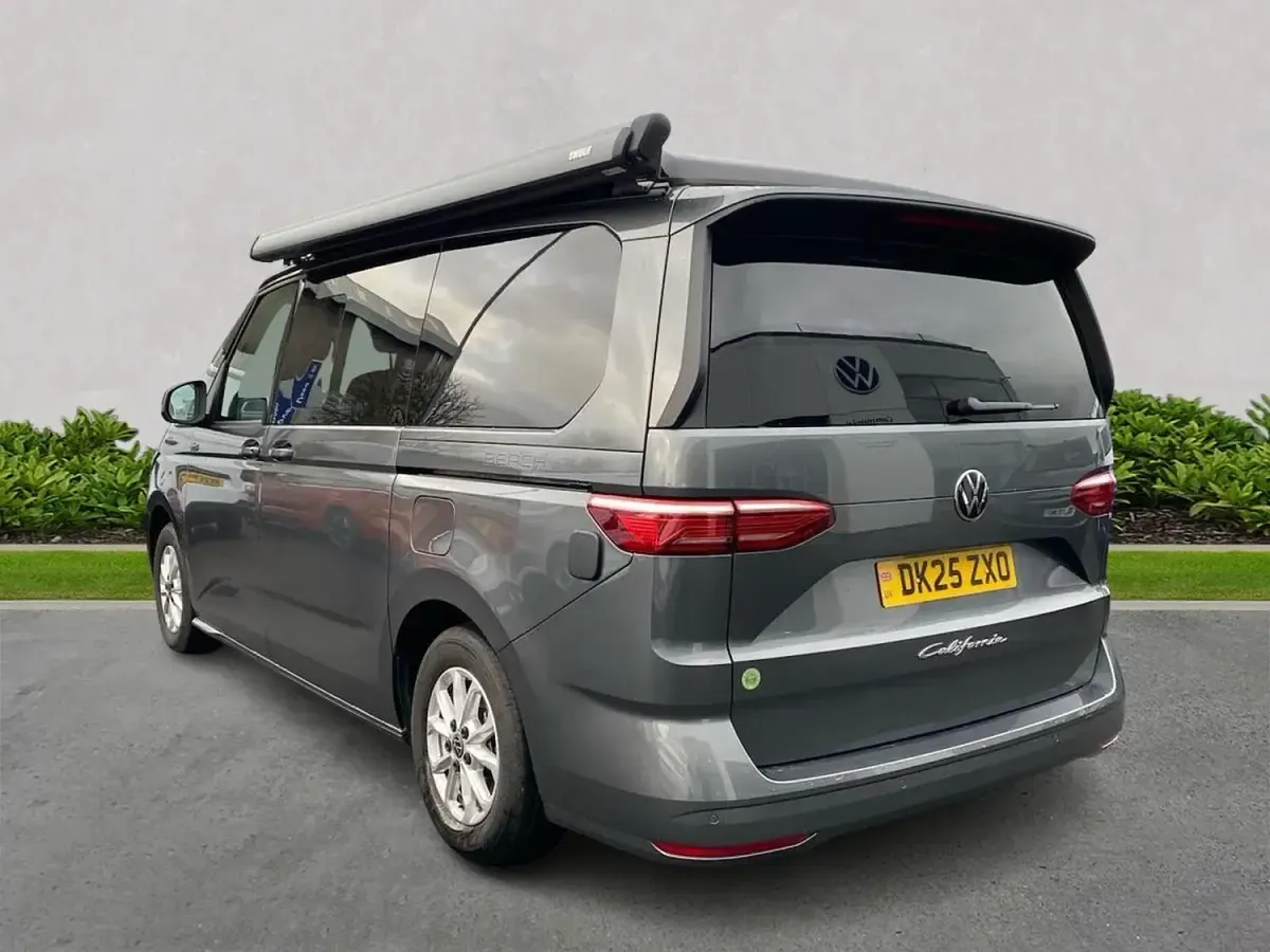 Second-hand VW California Beach 150 CP (110 kW) 2025 Gri Van
