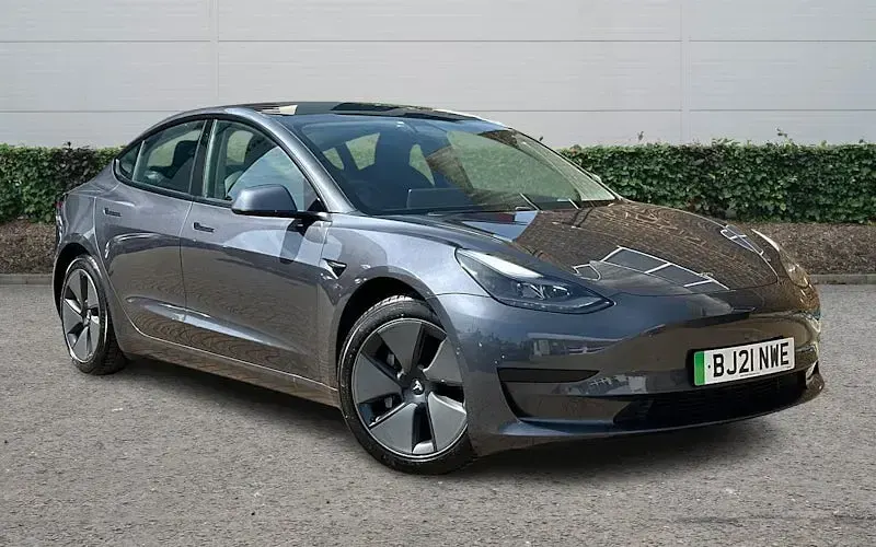 Używany Tesla Model 3 Standard Range 208 kW (283 KM) 2021 Sedan/Limuzyna