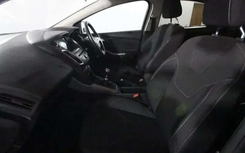 Used Ford Focus Zetec 125 HP (91 kW) 2017 Grey Hatchback