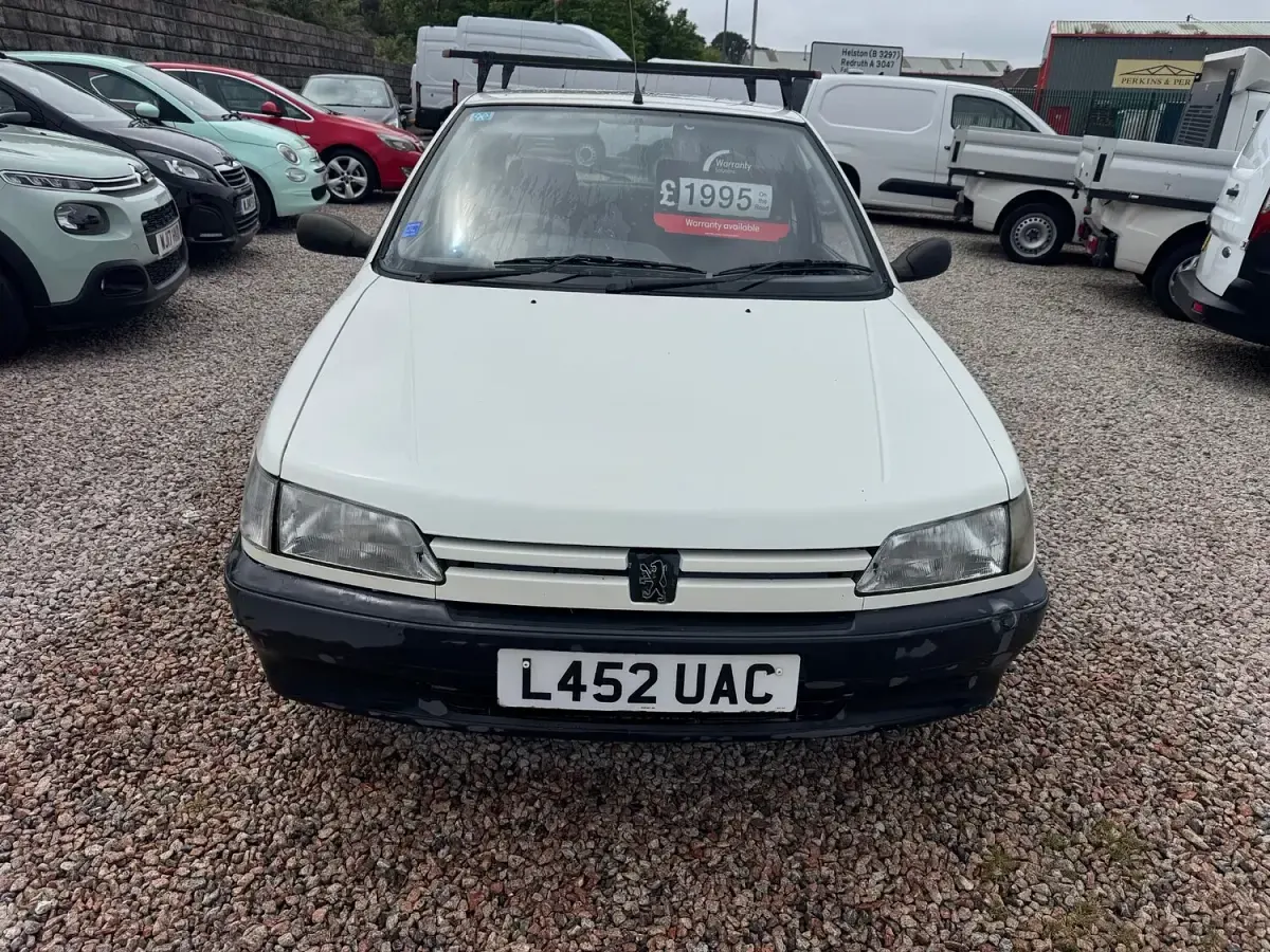 Used Peugeot 306 75 HP (55 kW) 1993 White Hatchback