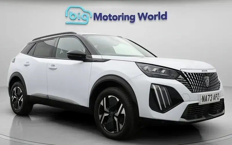 Second-hand Peugeot 2008 GT 131 CP (96 kW) 2023 SUV