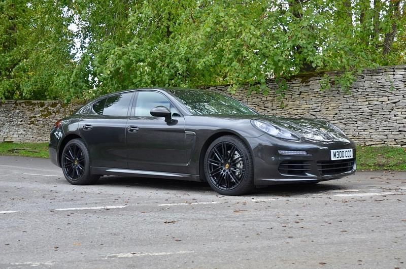 Used Porsche Panamera 420 HP (308 kW) 2014 Grey Hatchback