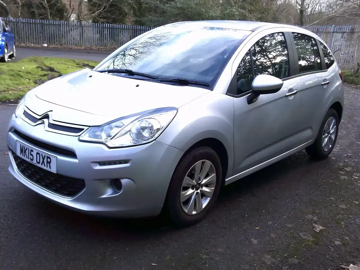 Usado Citroën C3 PureTech 68 CV (50 kW) 2015 Plateado Utilitario