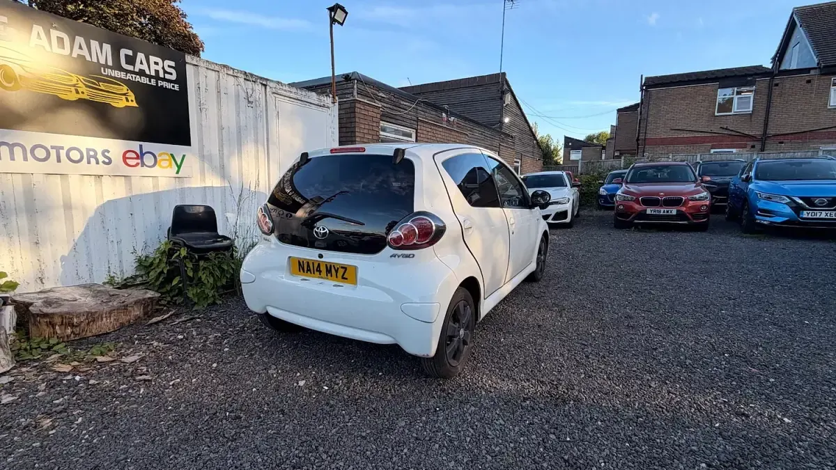 Used Toyota Aygo Style 2014 White Hatchback