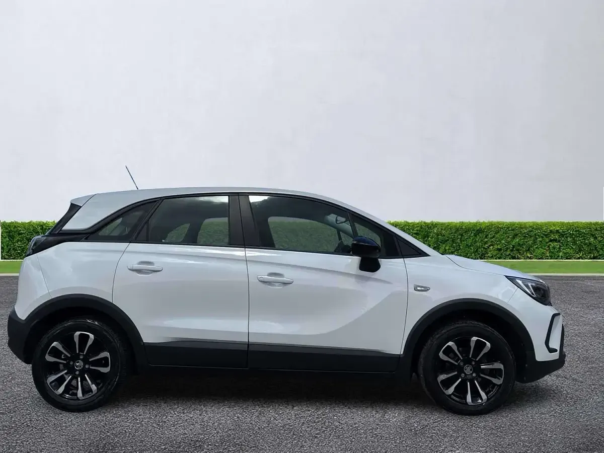 Used Vauxhall Crossland 2022 White SUV