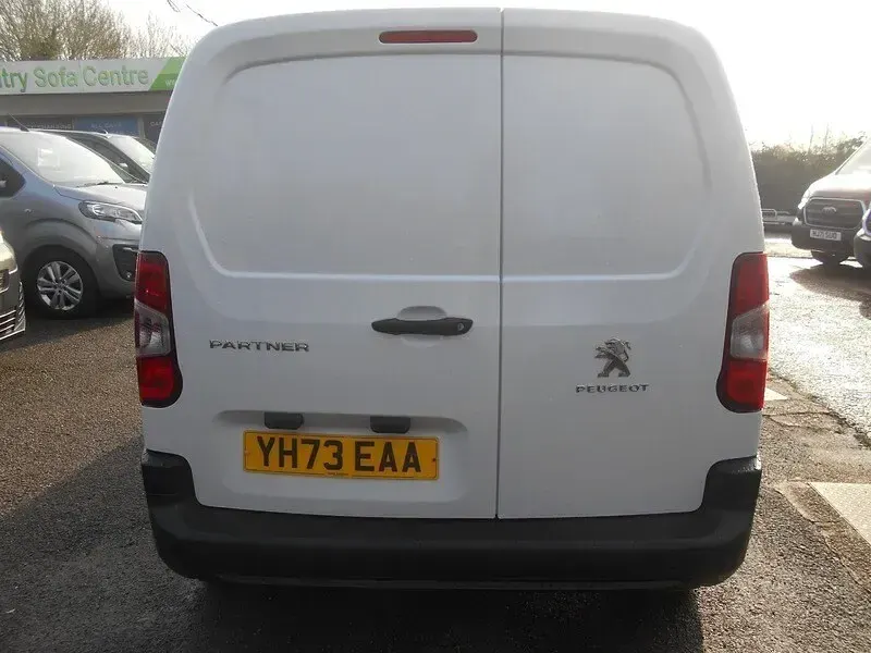 Used Peugeot Partner Premium 131 HP (96 kW) 2023 White MPV