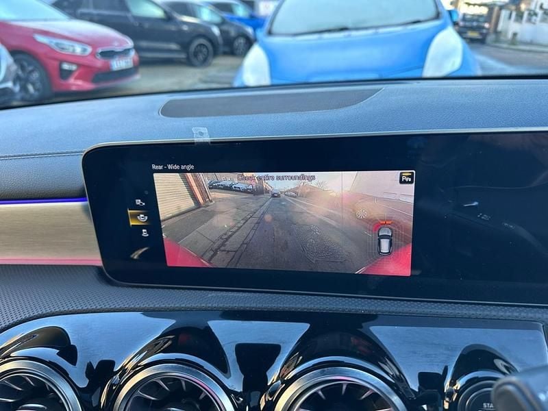 Usado Mercedes CLA180 AMG Line Premium Plus 2020 Vermelho Sedan
