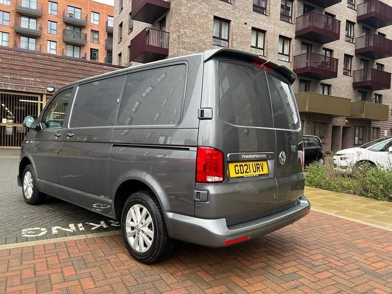 Used VW Transporter Highline 148 HP (108 kW) 2021 Grey Van